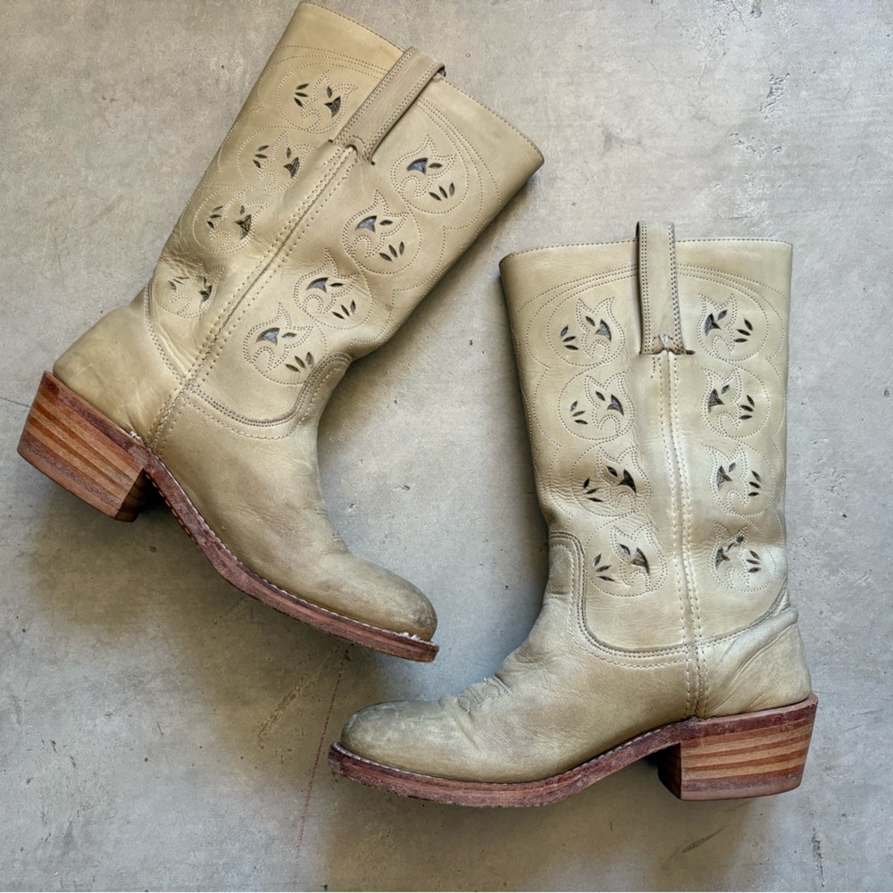 FRYE Campus Austin Boots - Picture 15 of 15